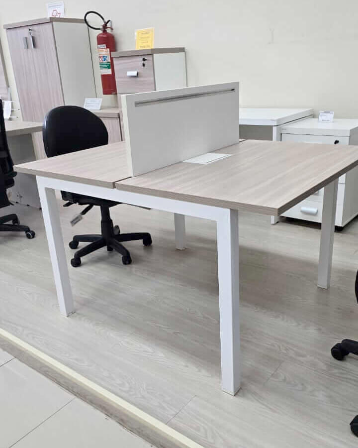 Plataforma de Trabalho 2 Lugares - Pé Trave -  1 unidade disponível